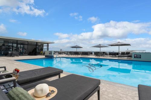 Auckland Central Business District Apartment | Kiwiana Suite - newly refurbished - rooftop pool