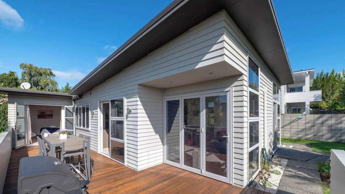 Rotorua Apartment | Kowhai Views - Stylish Retreat, Sleeps 4
