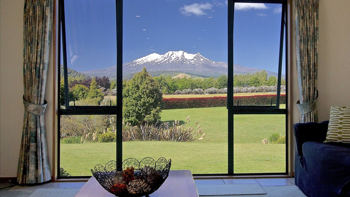 Ohakune Cottage | La Maison - Ohakune Holiday Home