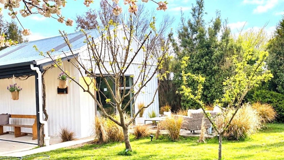 Geraldine Cottage | Lady Gs Guesthouse | Gorgeous escape for 2