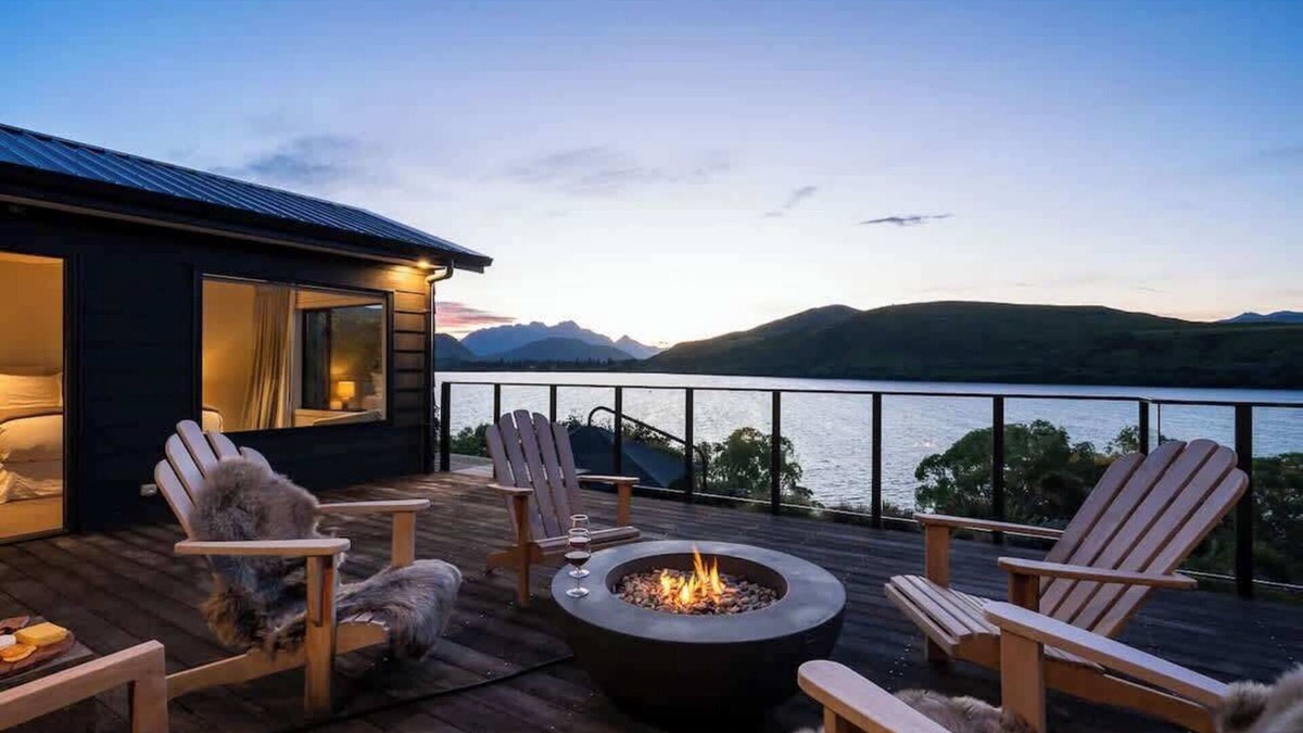 Lake Hayes House | Lake Hayes Luxury Villa Views AC Fireplace