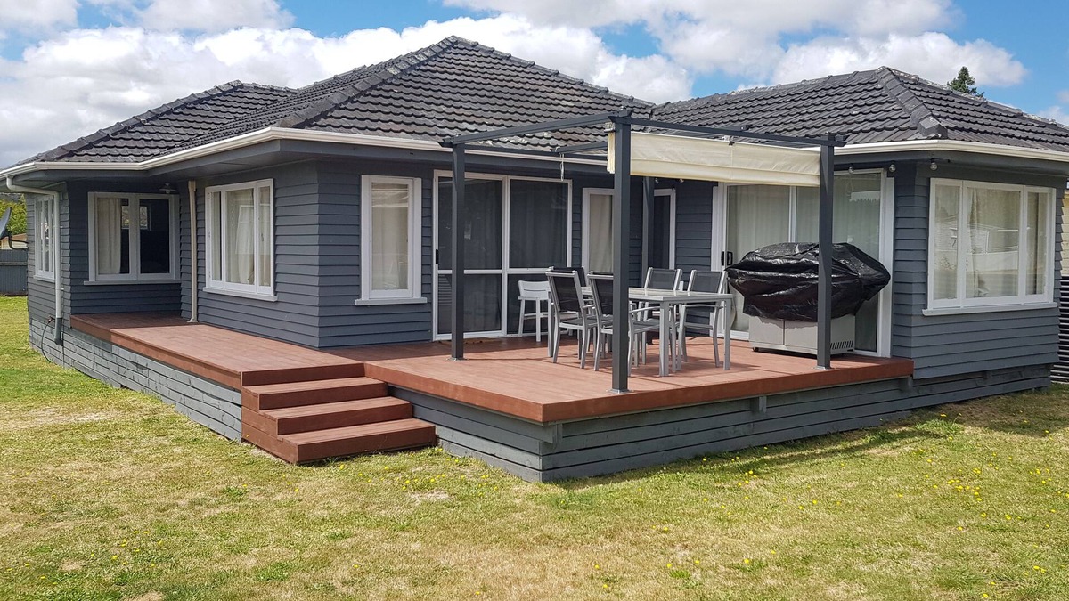 Mangakino House | Lake Maraetai Bungalow - Family & Pet friendly