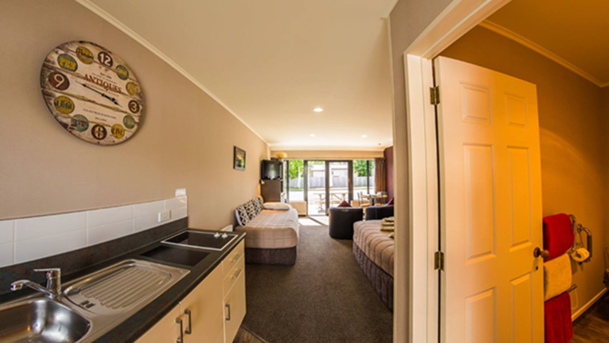Te Anau Hotel | Lakefront Lodge