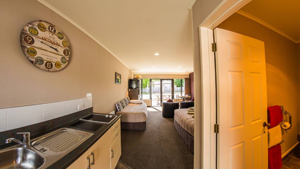 Te Anau Hotel | Lakefront Lodge