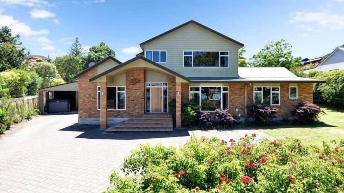 Frankton House | Lakeside Retreat w/Swim Spa (operational)