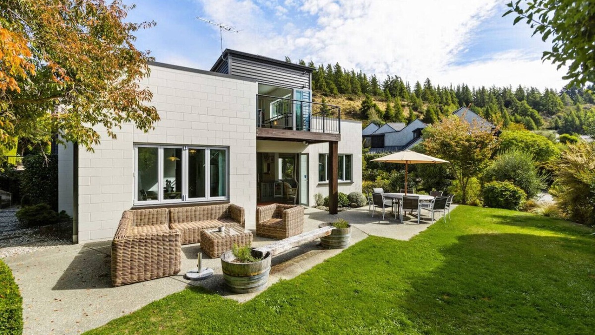 Wanaka House | Lakeside Serenity Wanaka