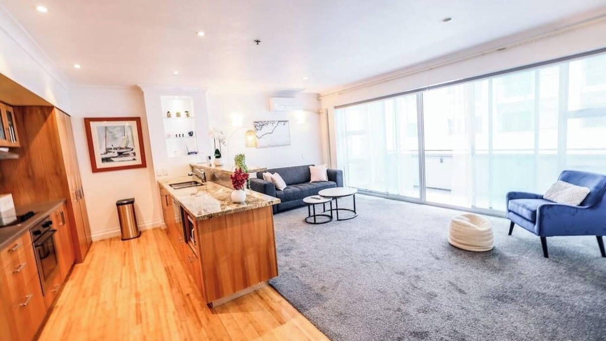 Auckland Central Business District Apartment | Large 2br apt in Viaduct Harbor with a sea view