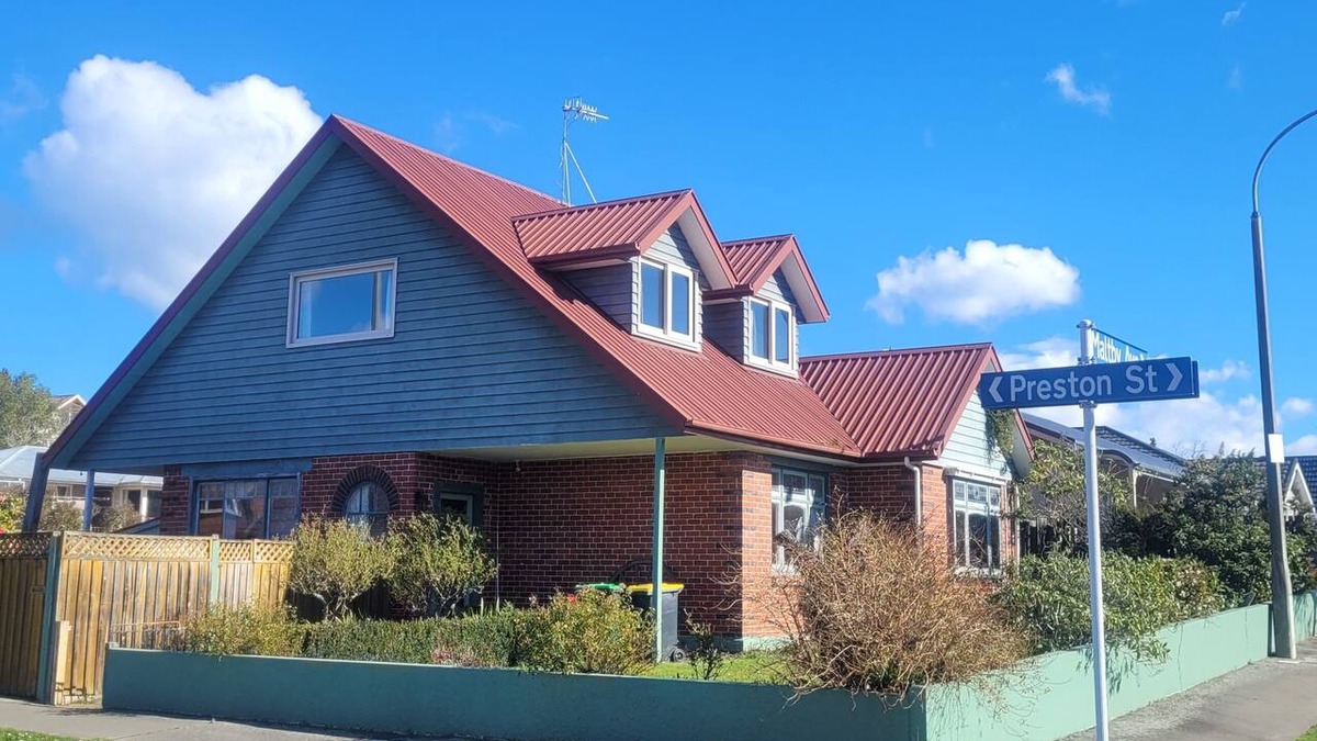 Timaru House | Large 4-Bedroom Home with Dual Living & short Walk to Beach/Town