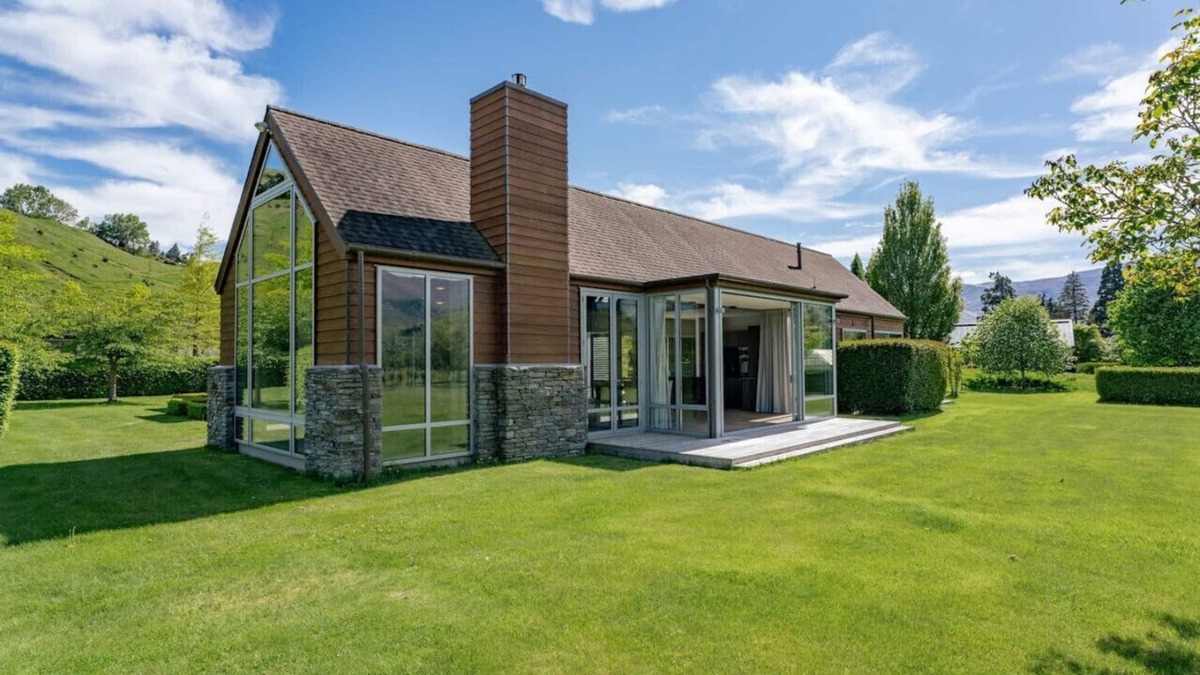 Lake Hayes House | Le Petit Pavillon | Four-bedroom Home