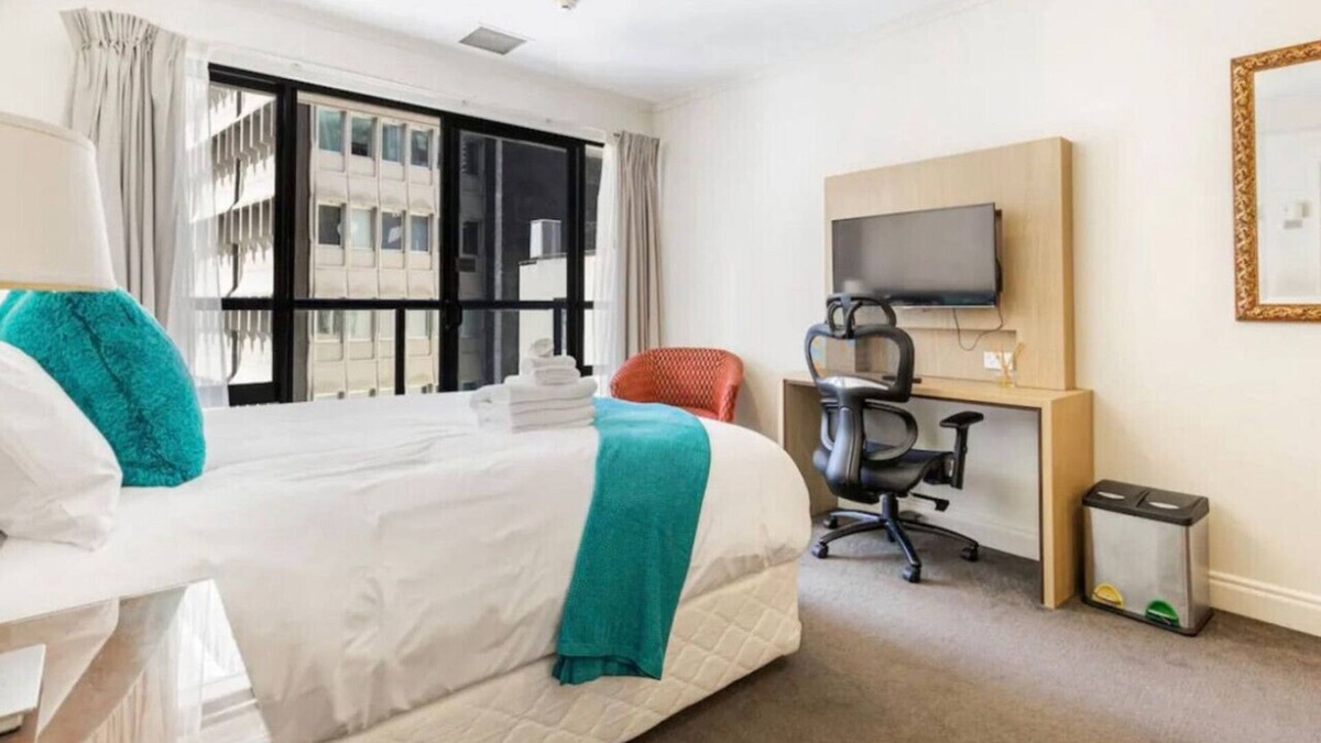 Auckland Central Business District Apartment | Life in the City Studio Apt with Pool & Gym