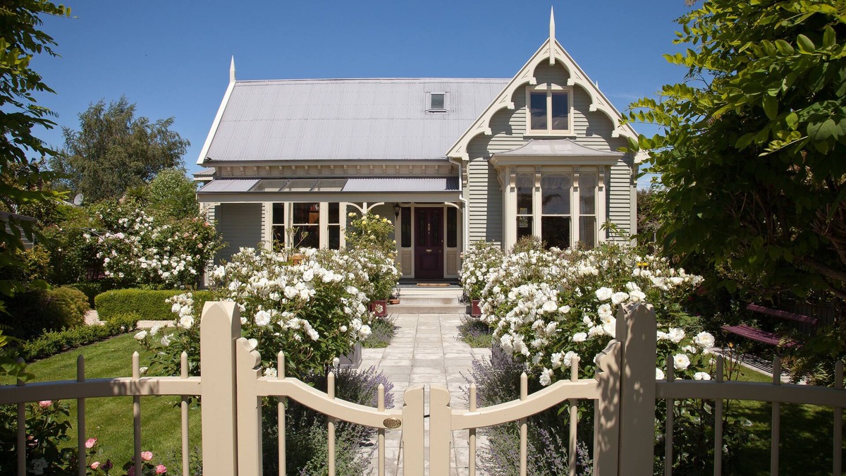 Strowan Bed & Breakfast | Lilac Rose Boutique Bed and Breakfast
