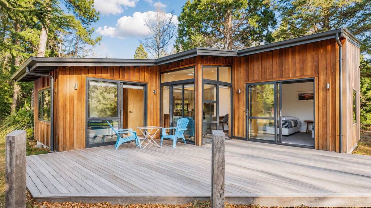 Tekapo House | Little Birch | 2BR | Walk to Lake + Church