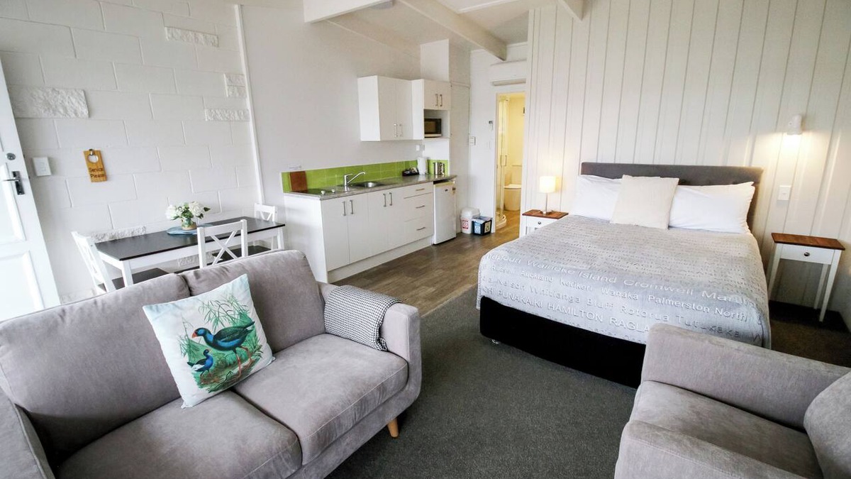 Taupo Hotel | Little Haven