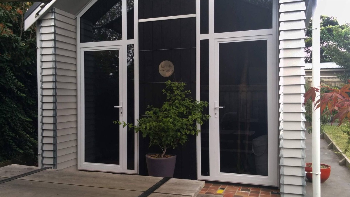 Havelock North House | Little House - a small building in suburban Havelock North