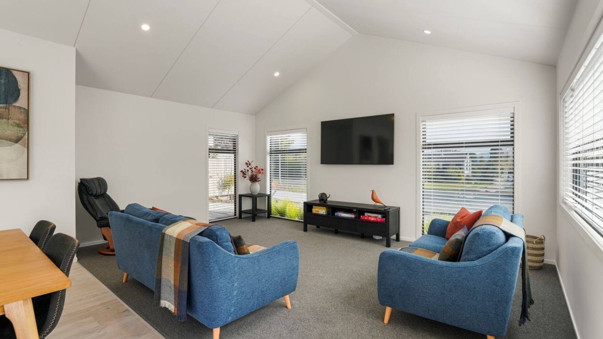 Rainbow Point House | Location on Point