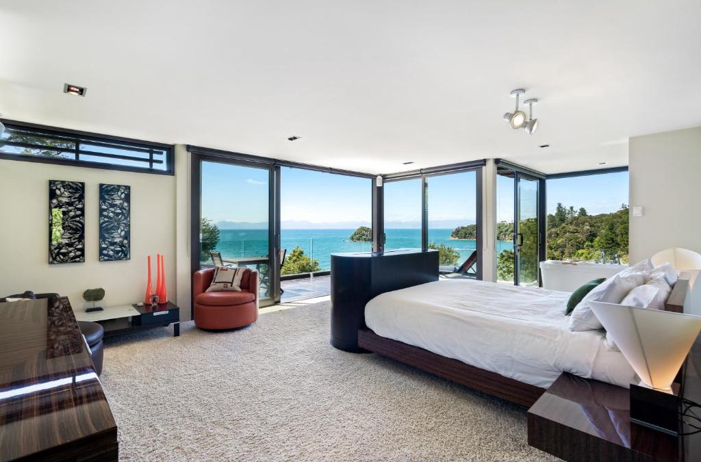 Ngaio Bay Cabin | Lodge by the beach - Luxury, Beach access, Ocean views, Private chef