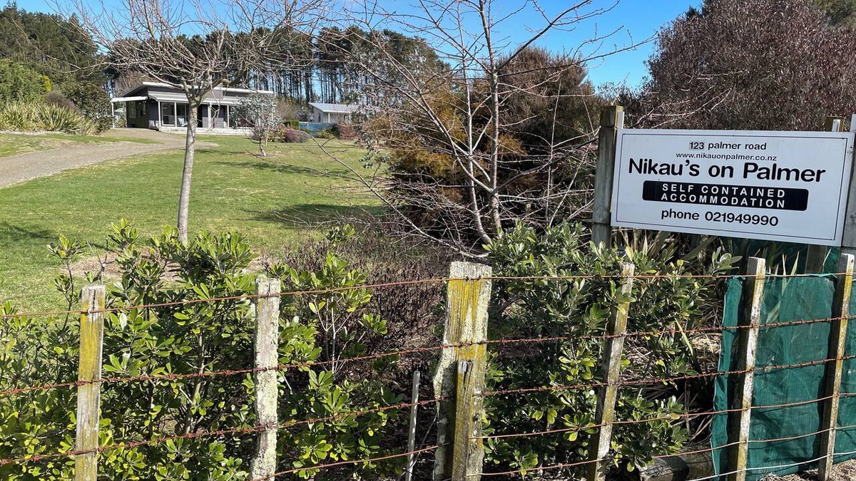 Foxton Beach Apartment | Looking for a beach getaway with a country feel?