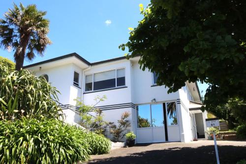 Tauranga House | Lush, eco, family retreat