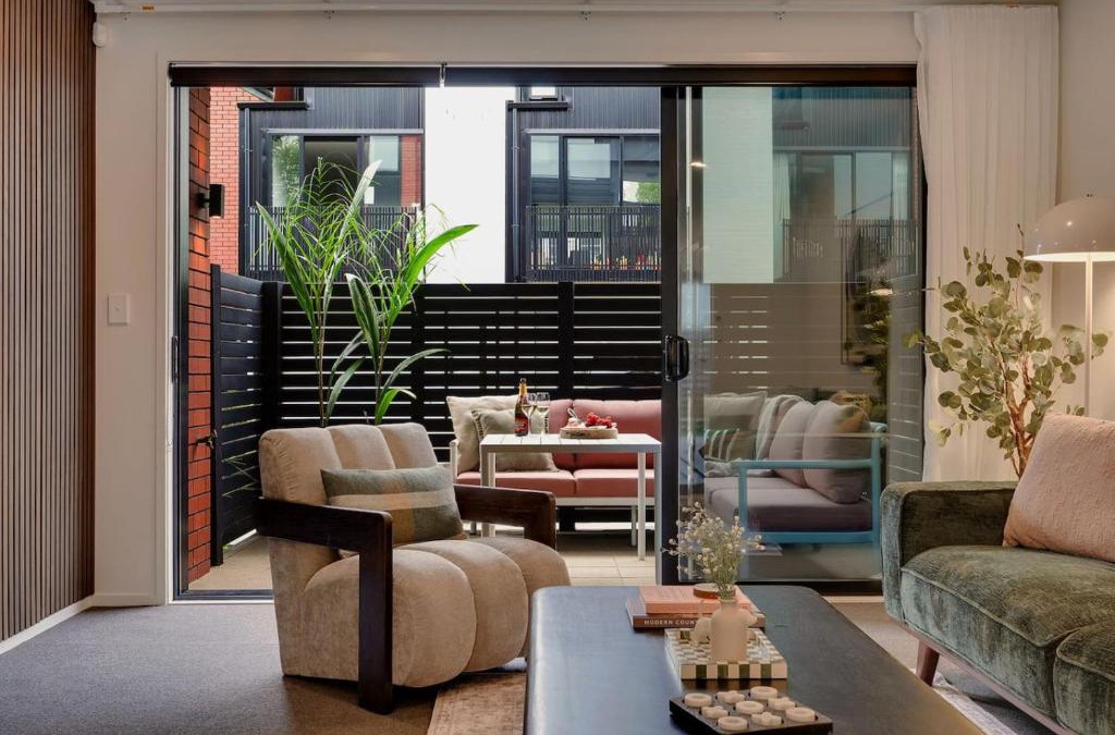 Hamilton Apartment | Luxe City Villa, Golf Green, Projector -By KOSH