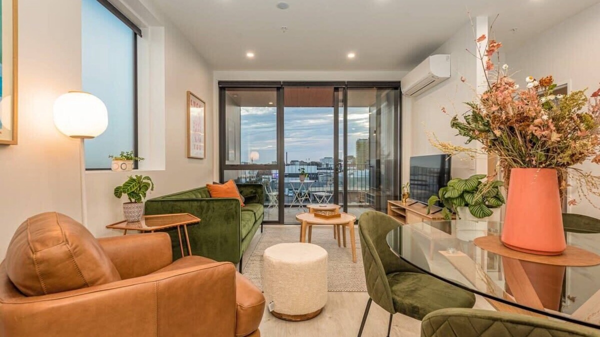 Christchurch City Centre Apartment | Luxury Life Galore - Sleeps 4