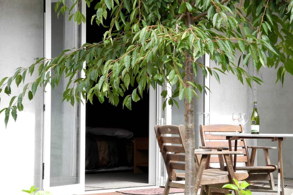 Swannanoa Villa | Luxurious Accommodation with Spacious Grounds in Canterbury, South Island
