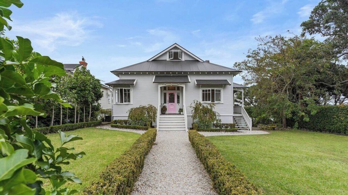 Devonport House | Luxurious Coastal Living by Bespoke Stays