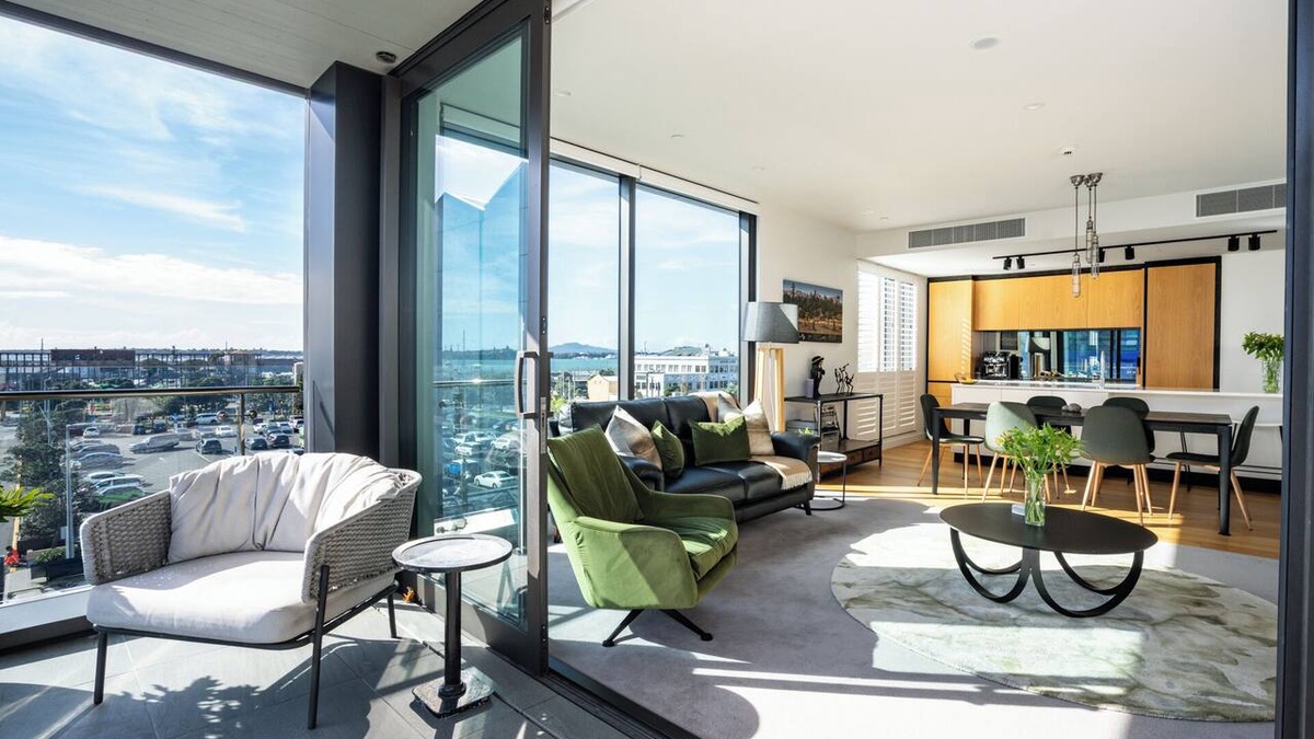 Auckland Central Business District Apartment | Luxurious Living In The Heart Of Wynyard Quarter