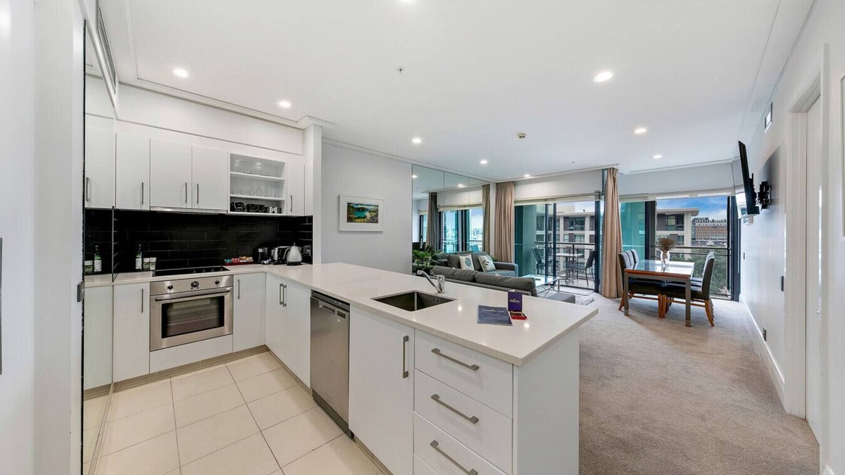 Auckland Central Business District Apartment | Luxurious & Spacious Living w/Breathtaking Views