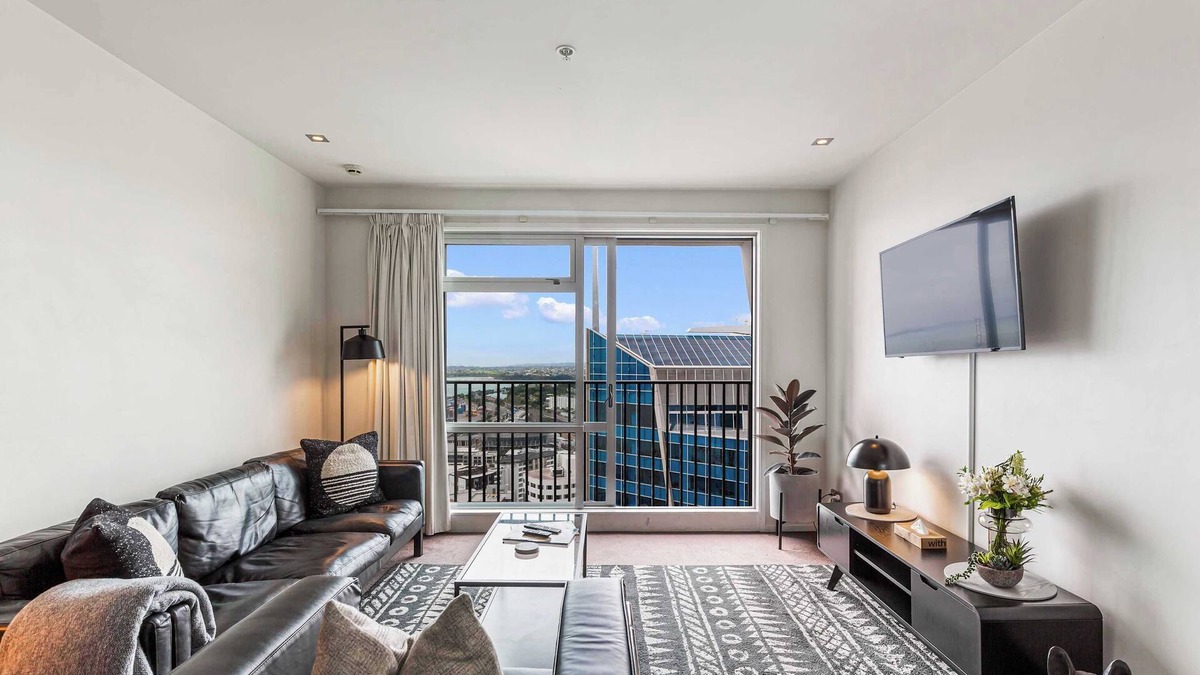 Auckland Central Business District Apartment | Luxury 2BR Apt– Pool, Gym, Prime Spot Zodiak Stays