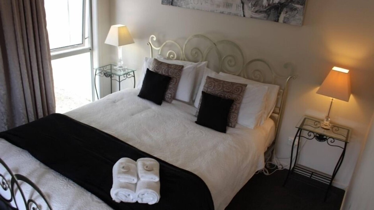 Coromandel Apartment | Luxury accommodation in central Coro Township