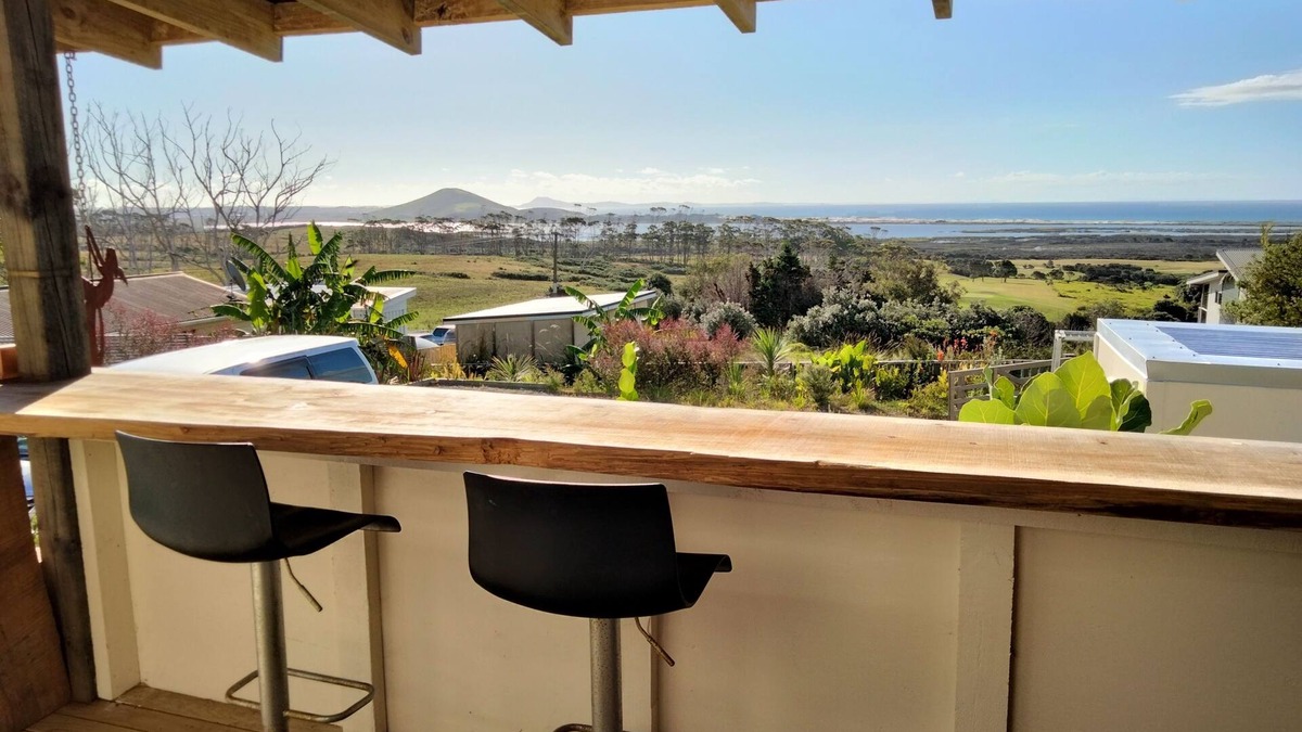 Merita House | Luxury Beach Bach Karikari