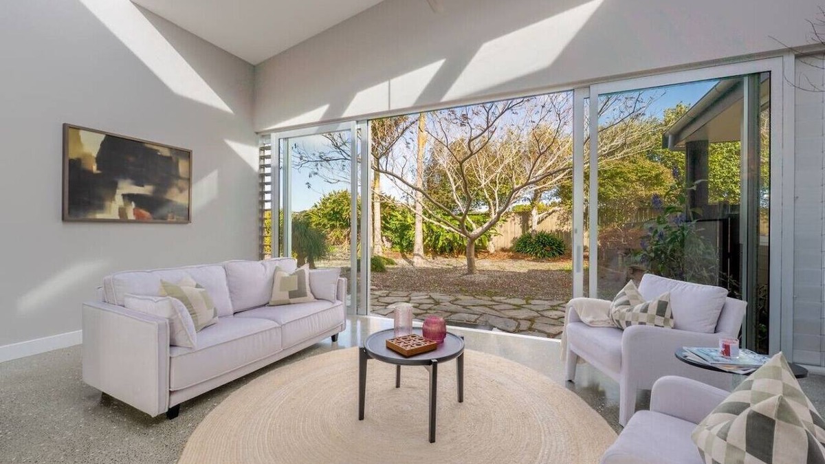Snells Beach House | Luxury Coastal Retreat in Sandspit with Sea Views
