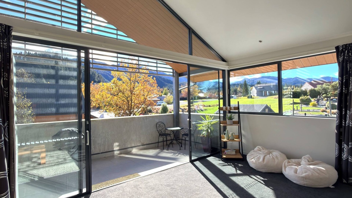 Hanmer Springs Apartment | Luxury Corner Apartment In Central Hanmer Springs.