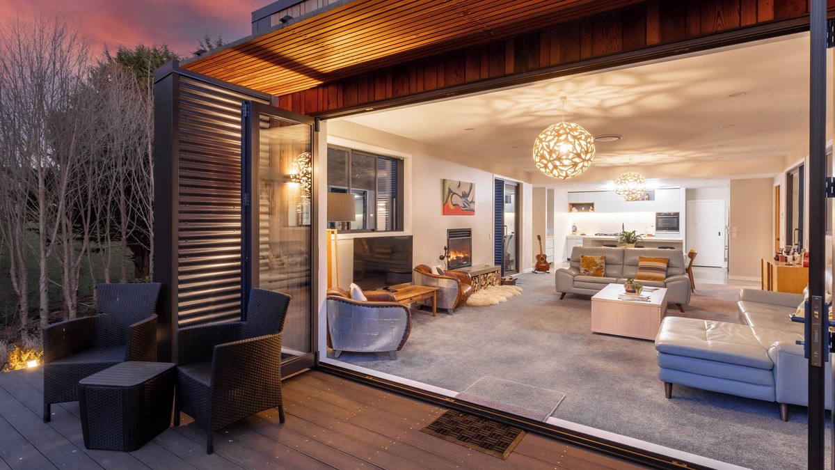 Solway House | Luxury Exclusive Retreat, Outdoor Spa, Outdoor Fire & Gardens | Pet-Friendly