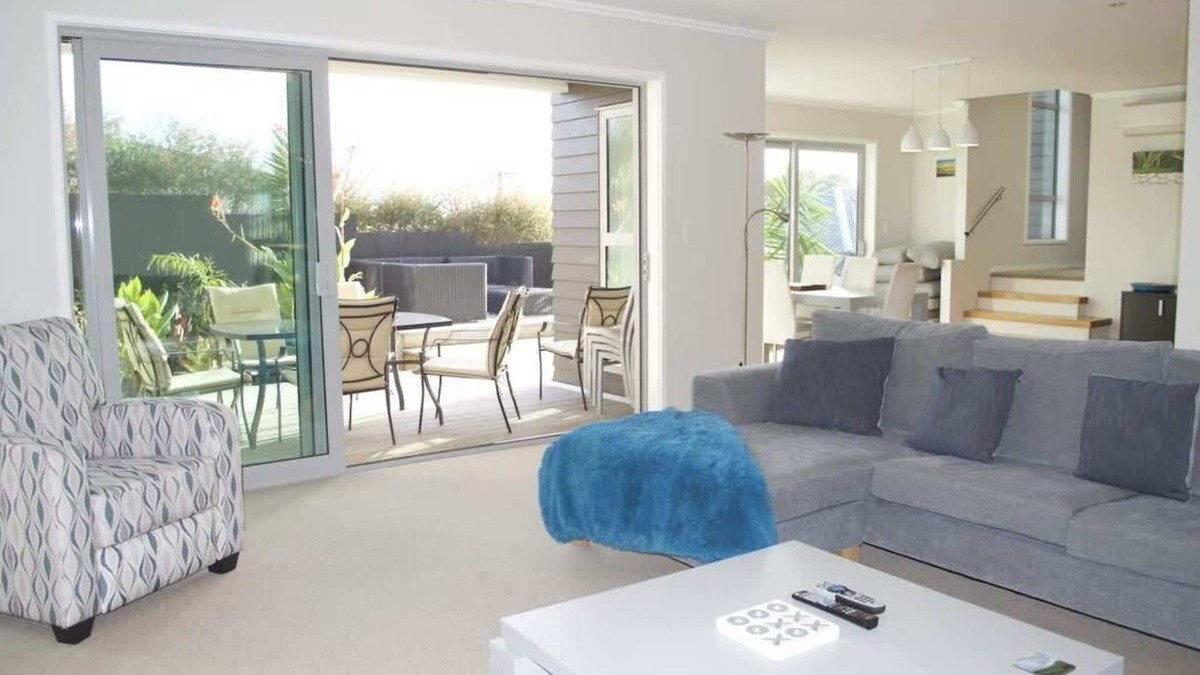 New Plymouth House | Luxury Holiday House in CBD New Plymouth
