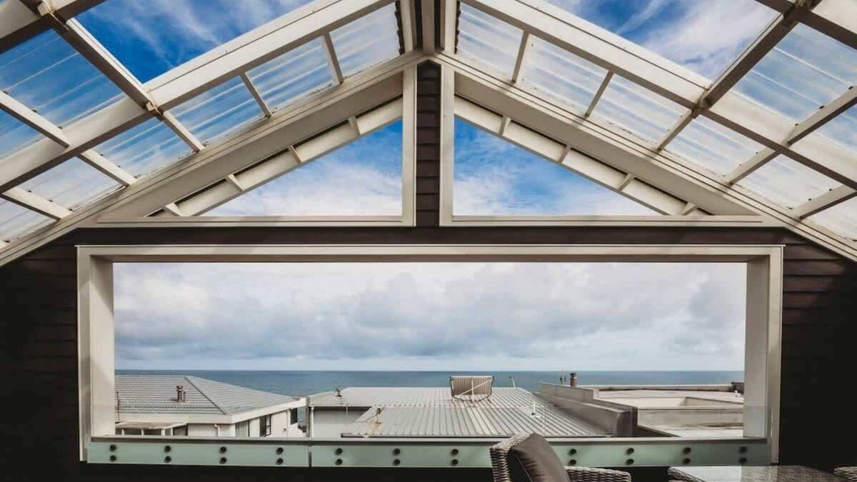 New Plymouth House | Luxury Holiday House with Ocean Views