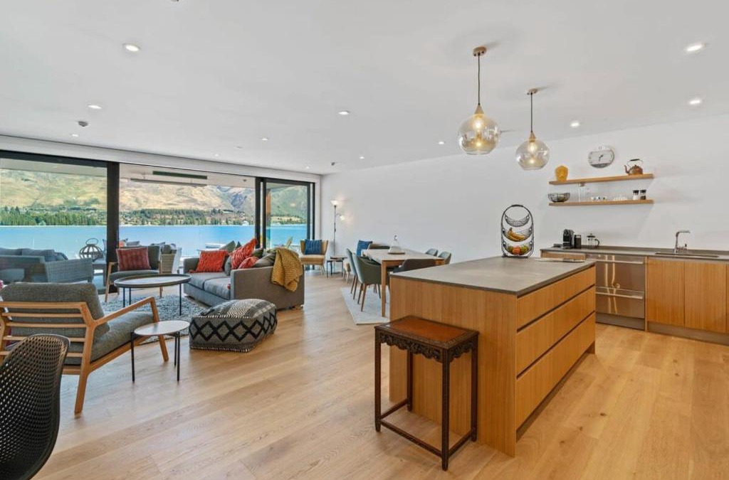 Wanaka Apartment | Luxury Lake View