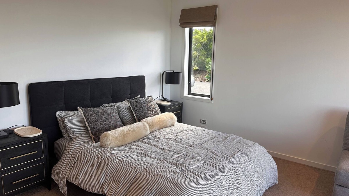 Wairoa Apartment | Luxury Studio with STUNNING Views across the Bay - Great Location… Check it out!