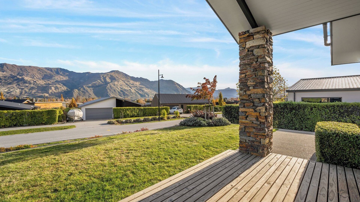 Wanaka House | Mako Haven - Wanaka Mountain Outlook