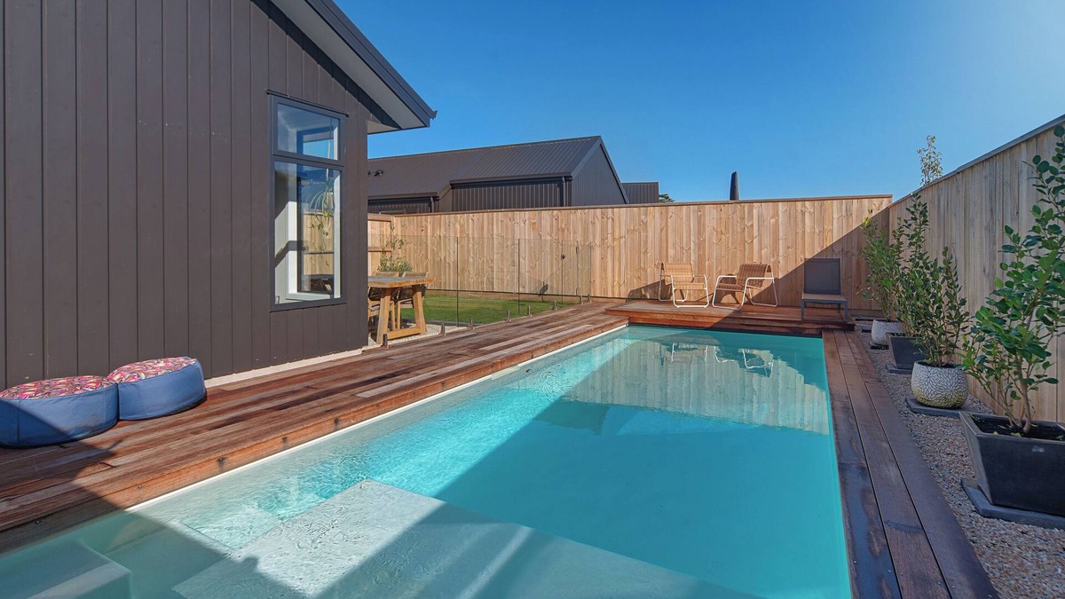Mapua House | Mana Nalu - Mapua Holiday Home with Heated Pool And Just Steps From Mapua Wharf