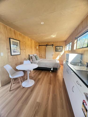 Mangawhai Bed & Breakfast | Mangawhai studio or book a room in Guest's House