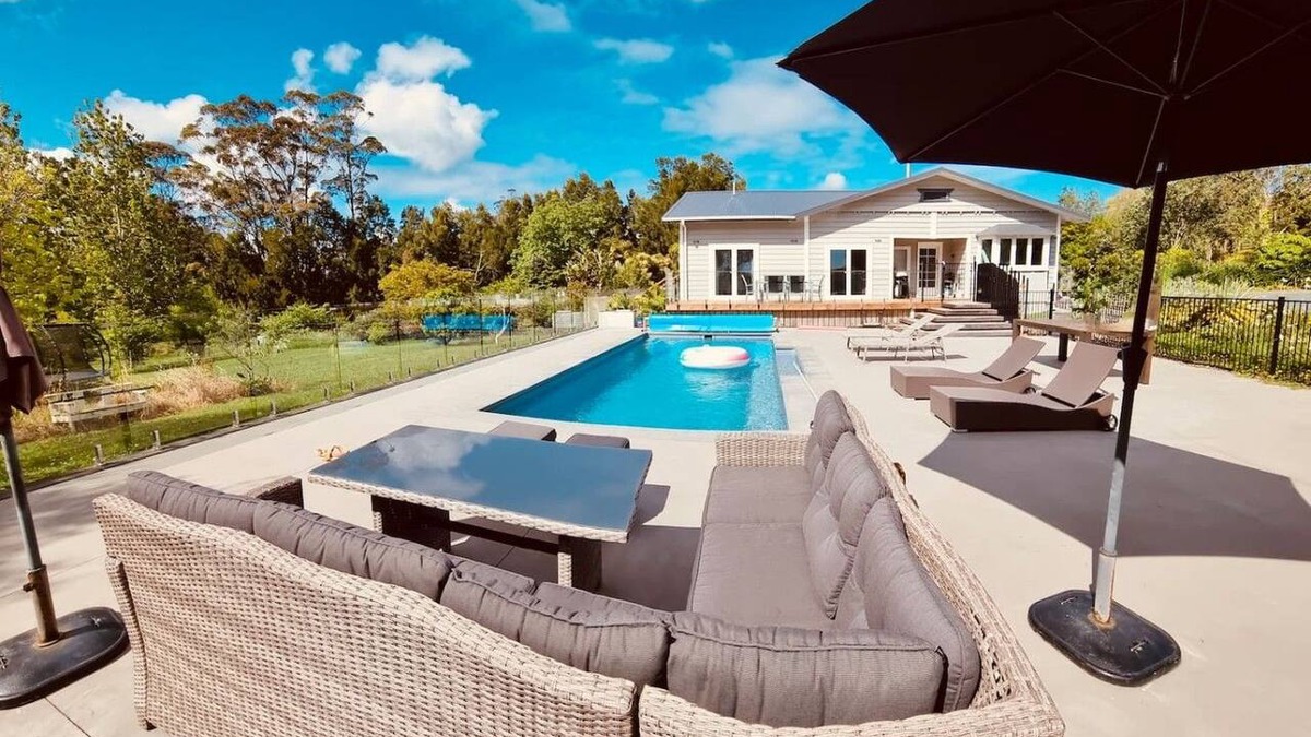 Mangawhai House | Mangawhai Villa, Poolside Days & Starry Spa Nights