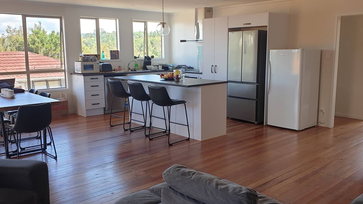 Mangonui House | Mangonui 4 bedroom, 3 bathrooms situated 5 minute walk from Mangonui township.