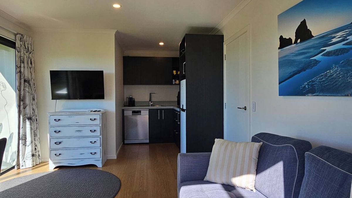 Redwood Valley Apartment | Mapua View! Surrounded by rolling pasture and manicured gardens