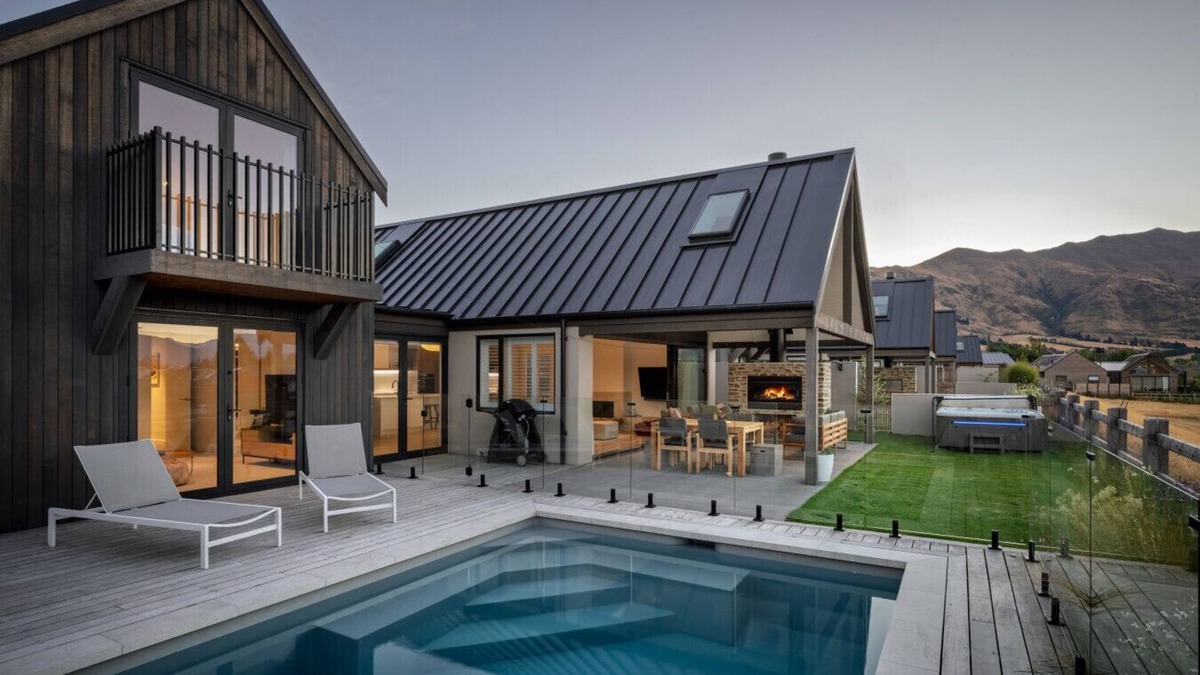 Wanaka House | Marjon Peak Retreat | Spa, Pool & Mountain Views