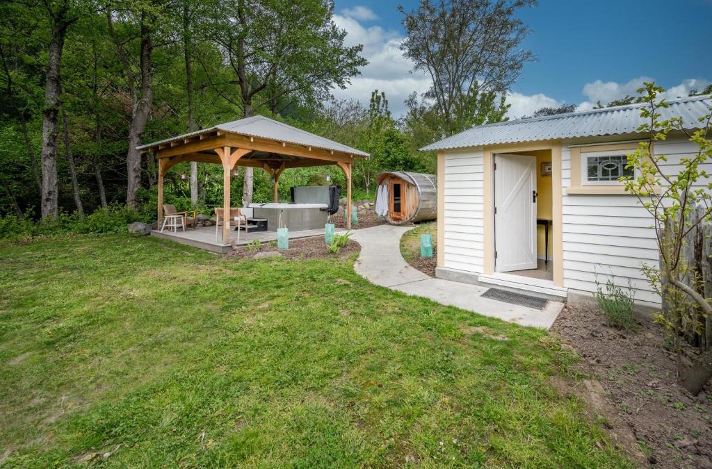 Port Levy House | Matagouri Cottage - Christchurch, Port Levy Holiday Home