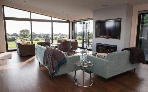 Tutukaka Cabin | Matapouri & Tutukaka Spectacular Coastal Views- Aroha Luxury Guest Suite