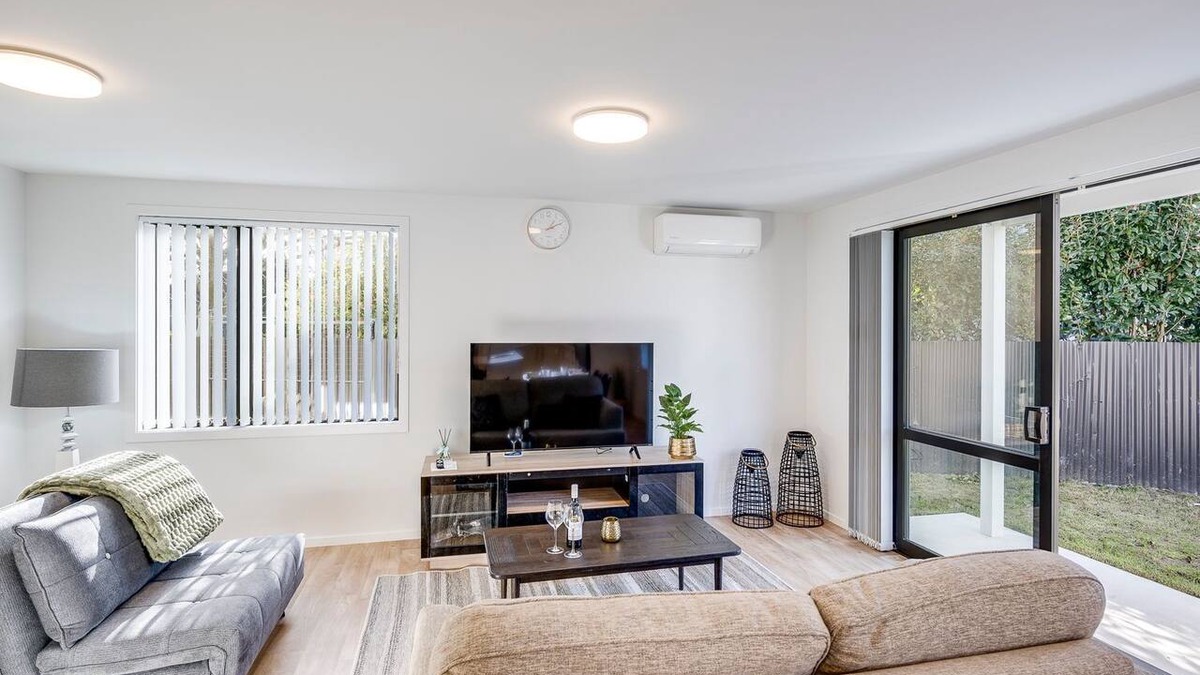 Hastings House | Mayfair Holiday Home - Hastings Accommodation