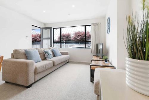 Merivale House | Merivale Two Bedroom Bungalow with Garden and Free Parking