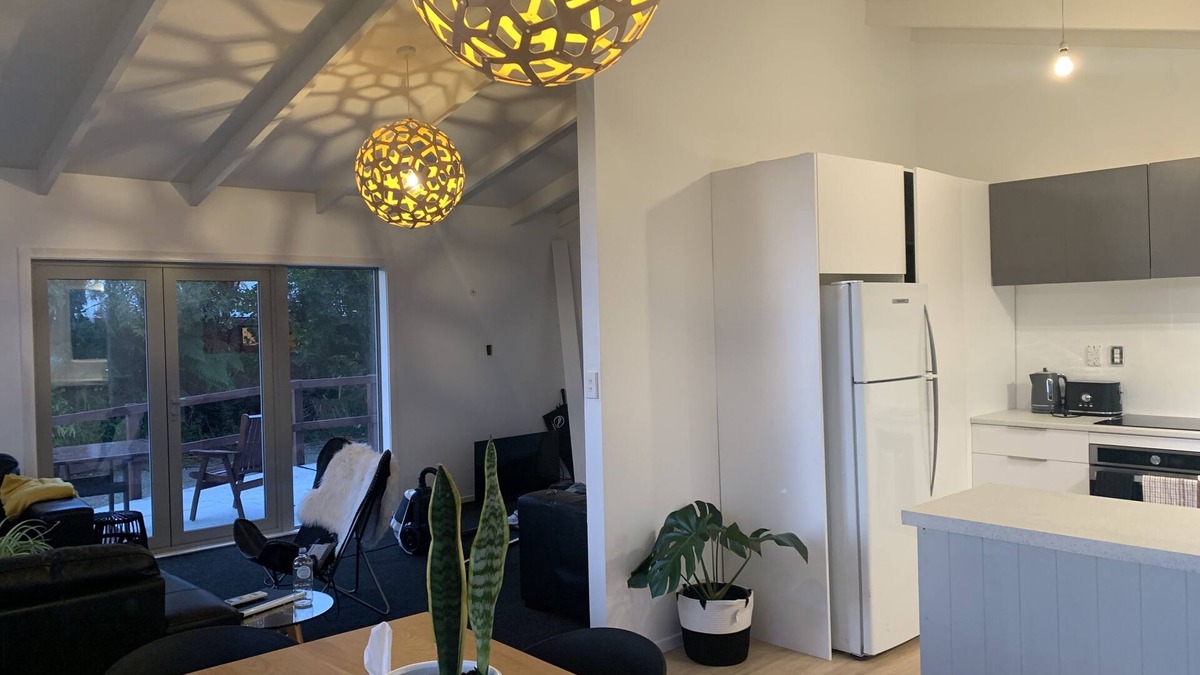 Franz Josef Glacier House | Mid century house in Central Franz location